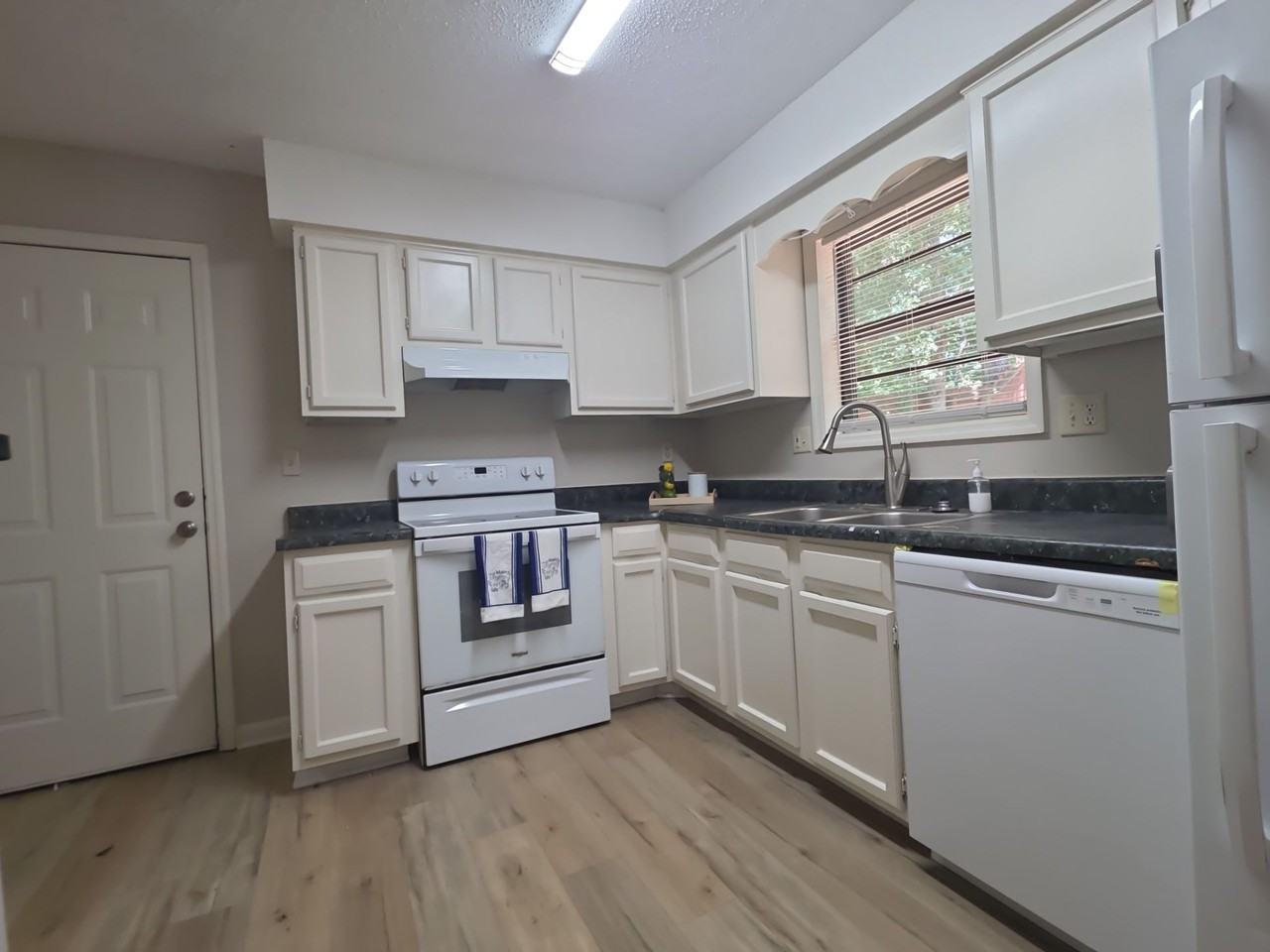 3711 Conger Rd Sw #1 - Photo 6 of 13