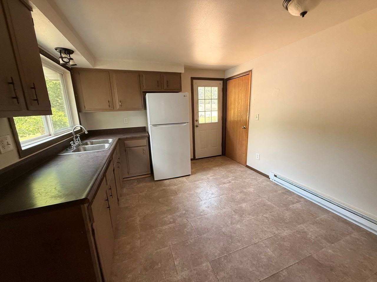 2322 2nd Ave S - Photo 3 of 8