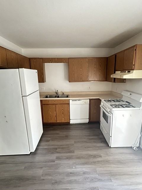 2951 Englewood Ave Se #2951 - Photo 4 of 10