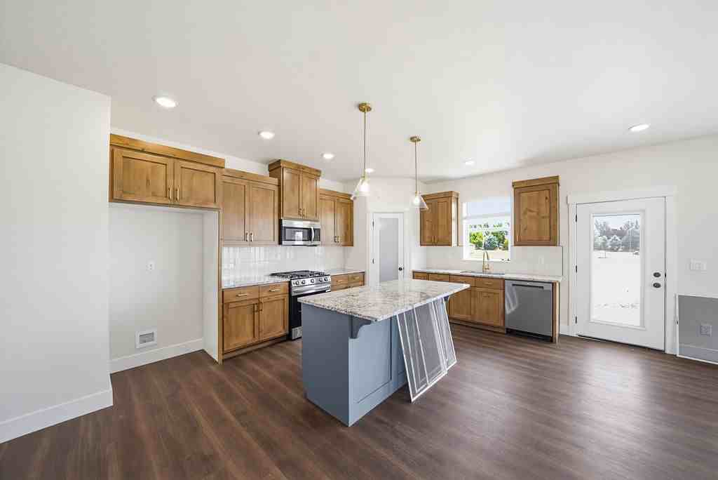 445 River Pkwy - Photo 3 of 50