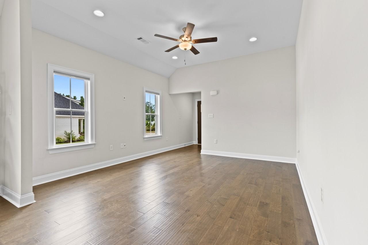 2272 Lakeview Dr #1 - Photo 4 of 11