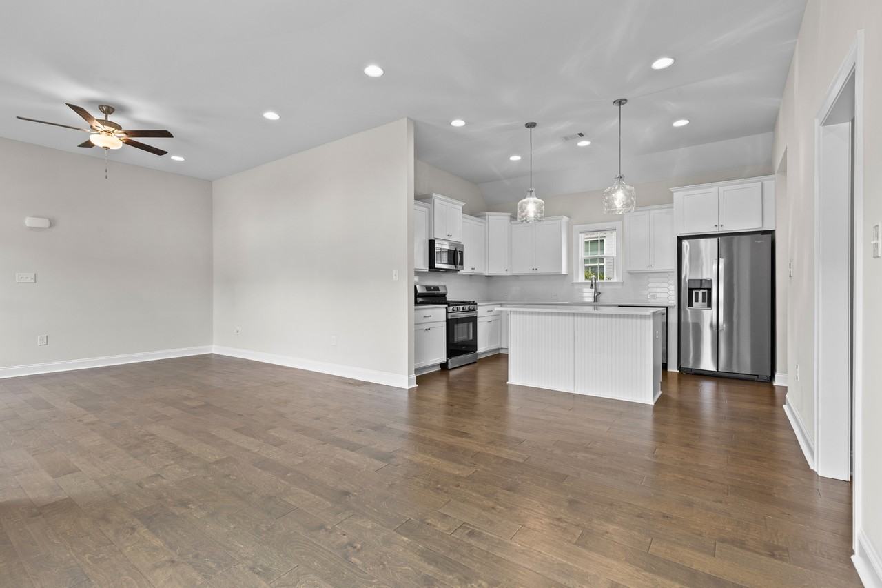 2272 Lakeview Dr #1 - Photo 7 of 11