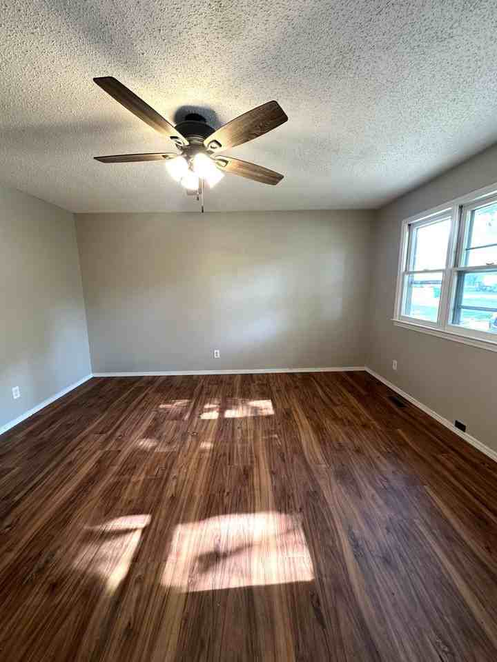 209 S Dale Ave - Photo 5 of 21