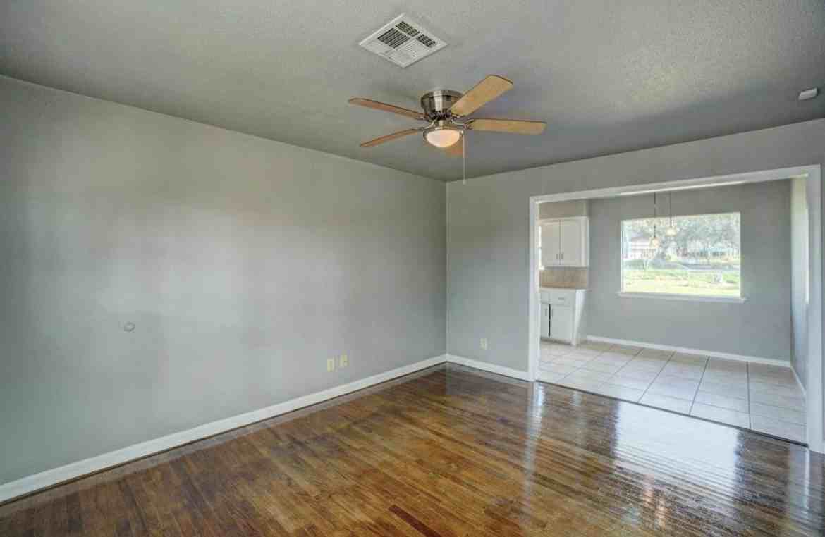 5325 Nw Euclid Ave #1 - Photo 6 of 25