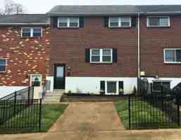 featured image of 438 W Chestnut St