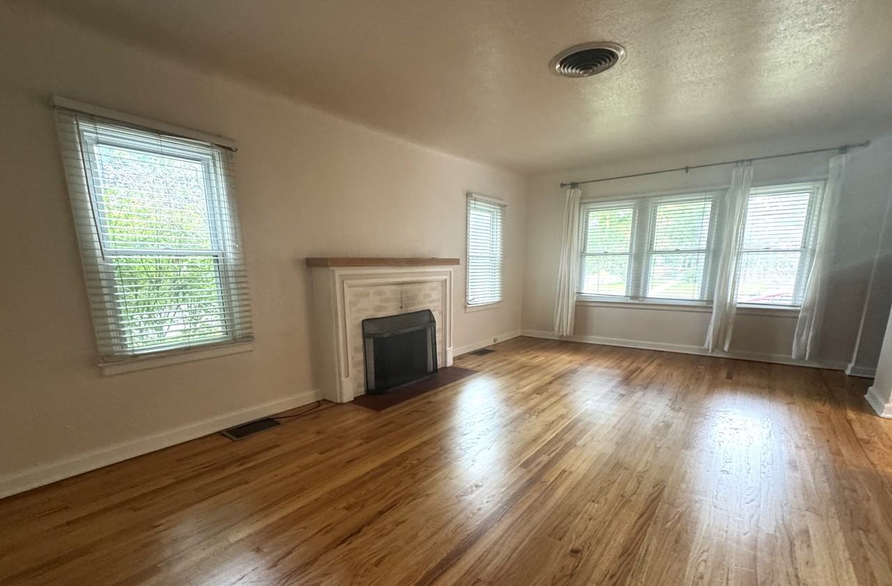 700 Dexter St #1 - Photo 6 of 22