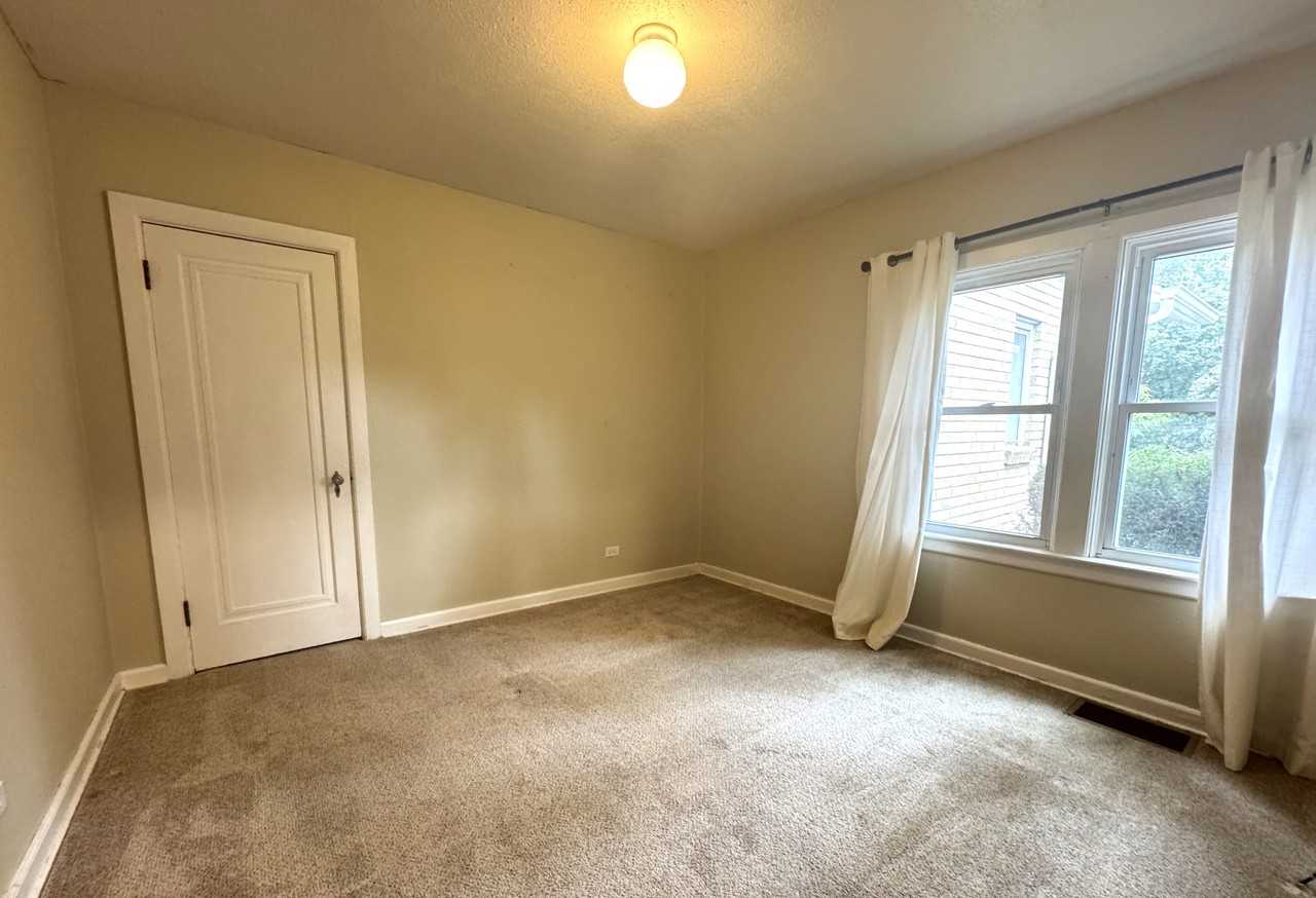 700 Dexter St #1 - Photo 7 of 22