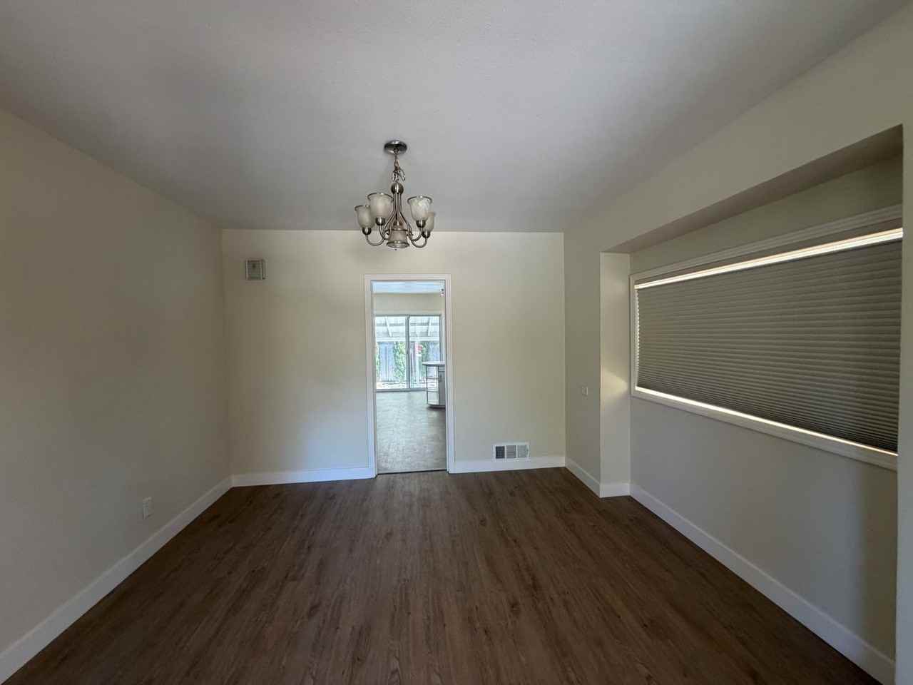 1323 Edgehill Dr - Photo 4 of 14