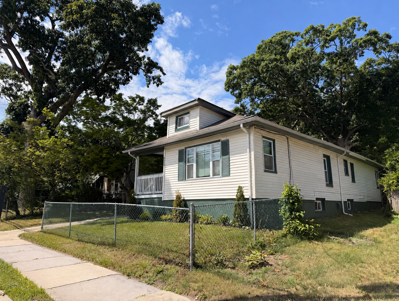 822 Prospect Ave - Photo 3 of 50