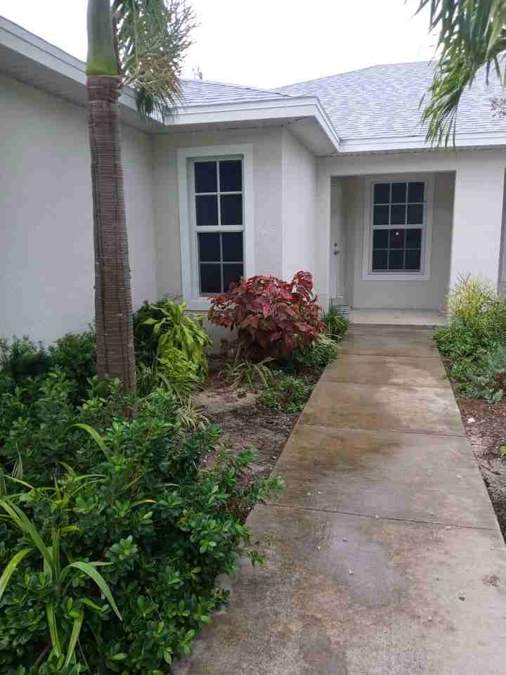 219 Se Van Loon Ter - Photo 2 of 37