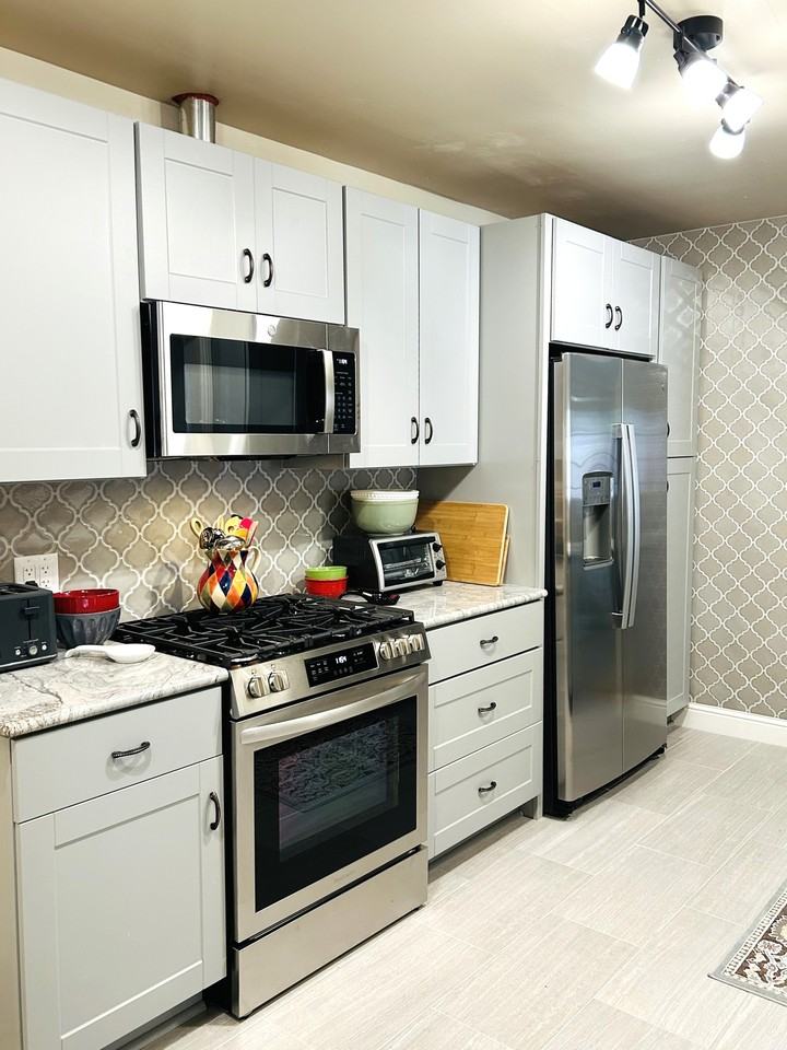 118 Miner St #1 - Photo 5 of 50