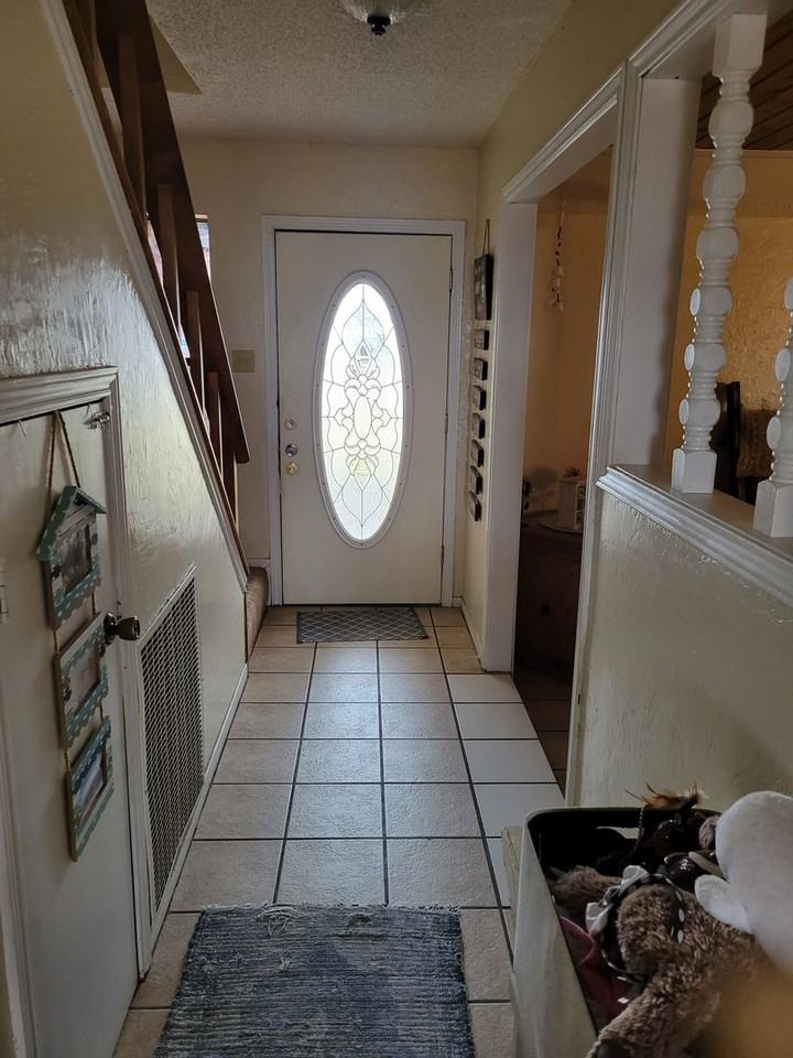703 Skyline Dr - Photo 4 of 22