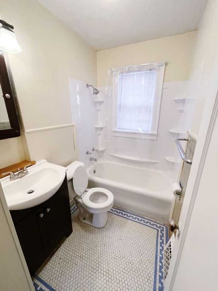 111 W 23rd Ave - Photo 6 of 16