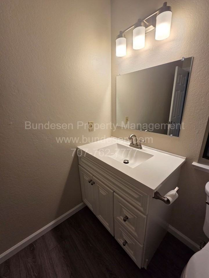 27 Arbor Ct - Photo 6 of 10