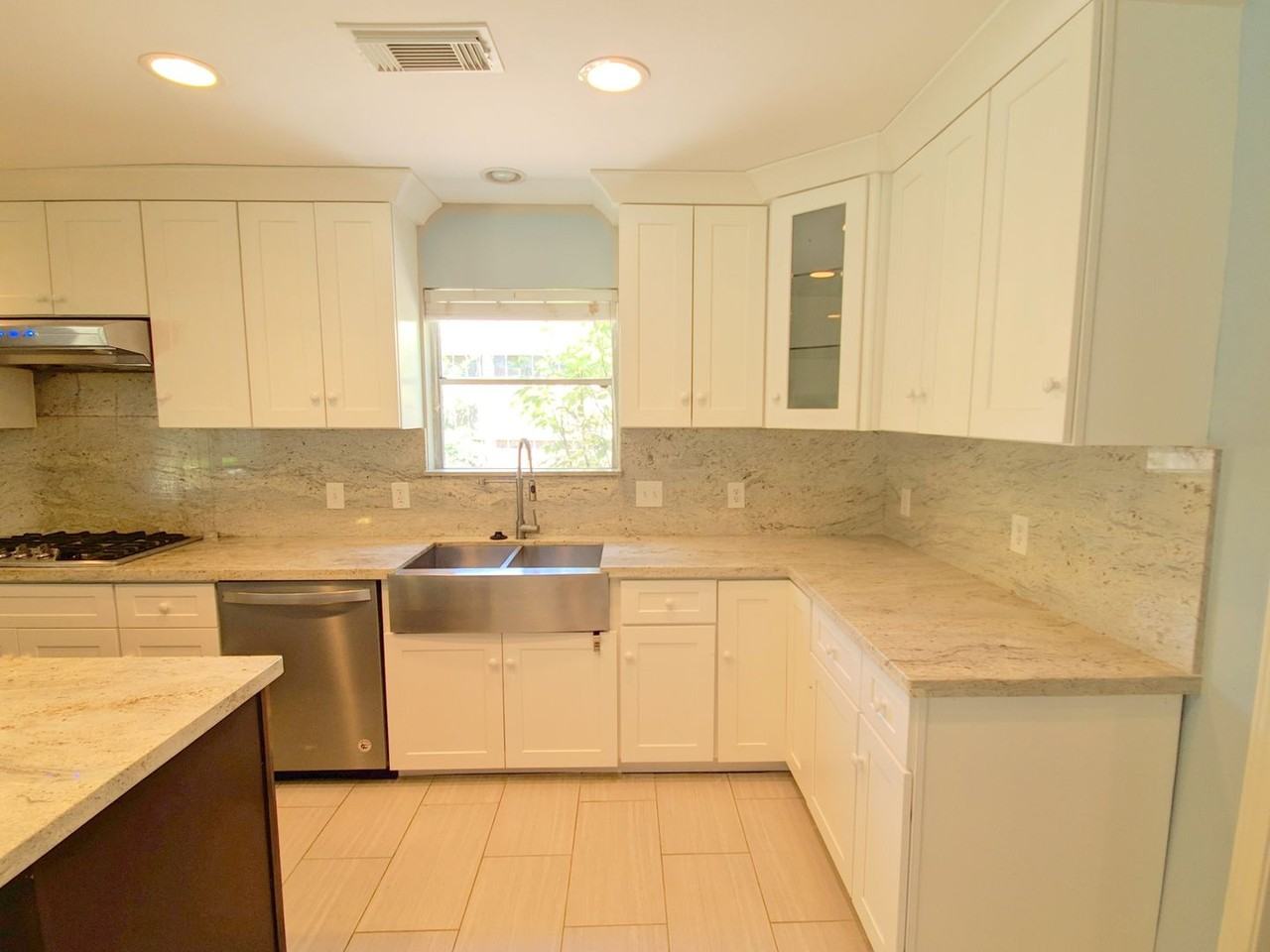 139 Haversham Dr - Photo 7 of 26