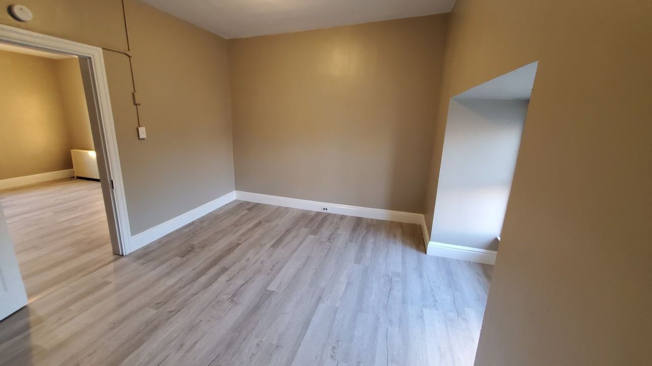 853 E Philadelphia St - Photo 3 of 22