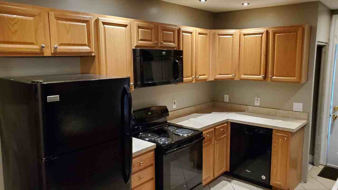853 E Philadelphia St - Photo 5 of 22