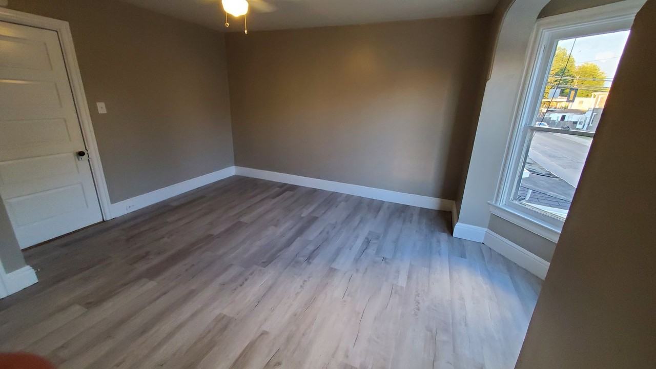 853 E Philadelphia St - Photo 7 of 22