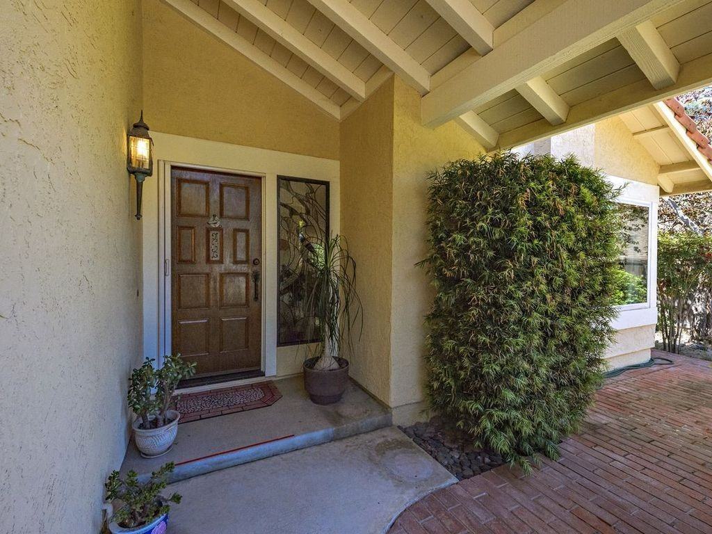 11245 Forestview Ln - Photo 2 of 24