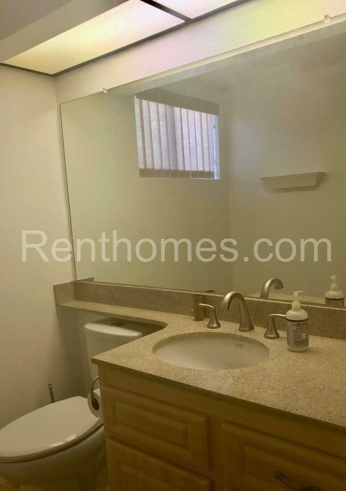 11245 Forestview Ln - Photo 7 of 24