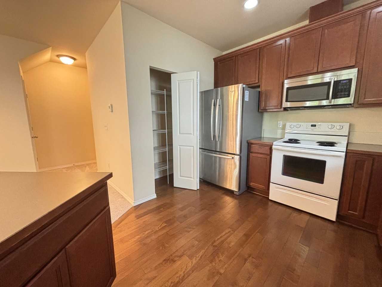 1653 Burnside Pl #B - Photo 7 of 20