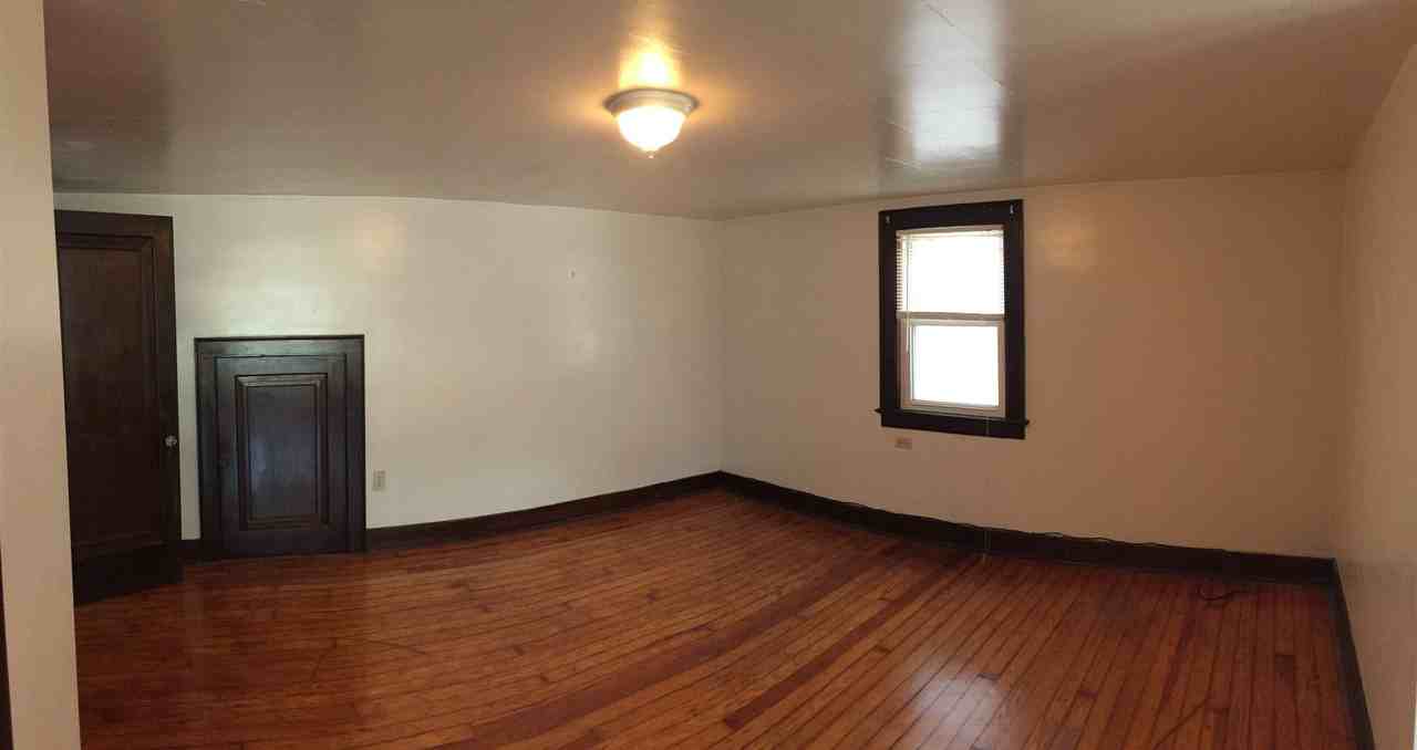 1008 Evergreen Ave - Photo 4 of 5