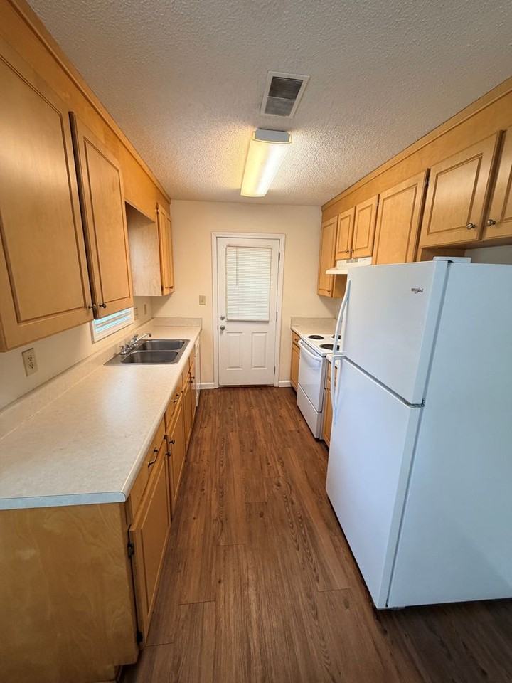104 Brazington Ct - Photo 5 of 19