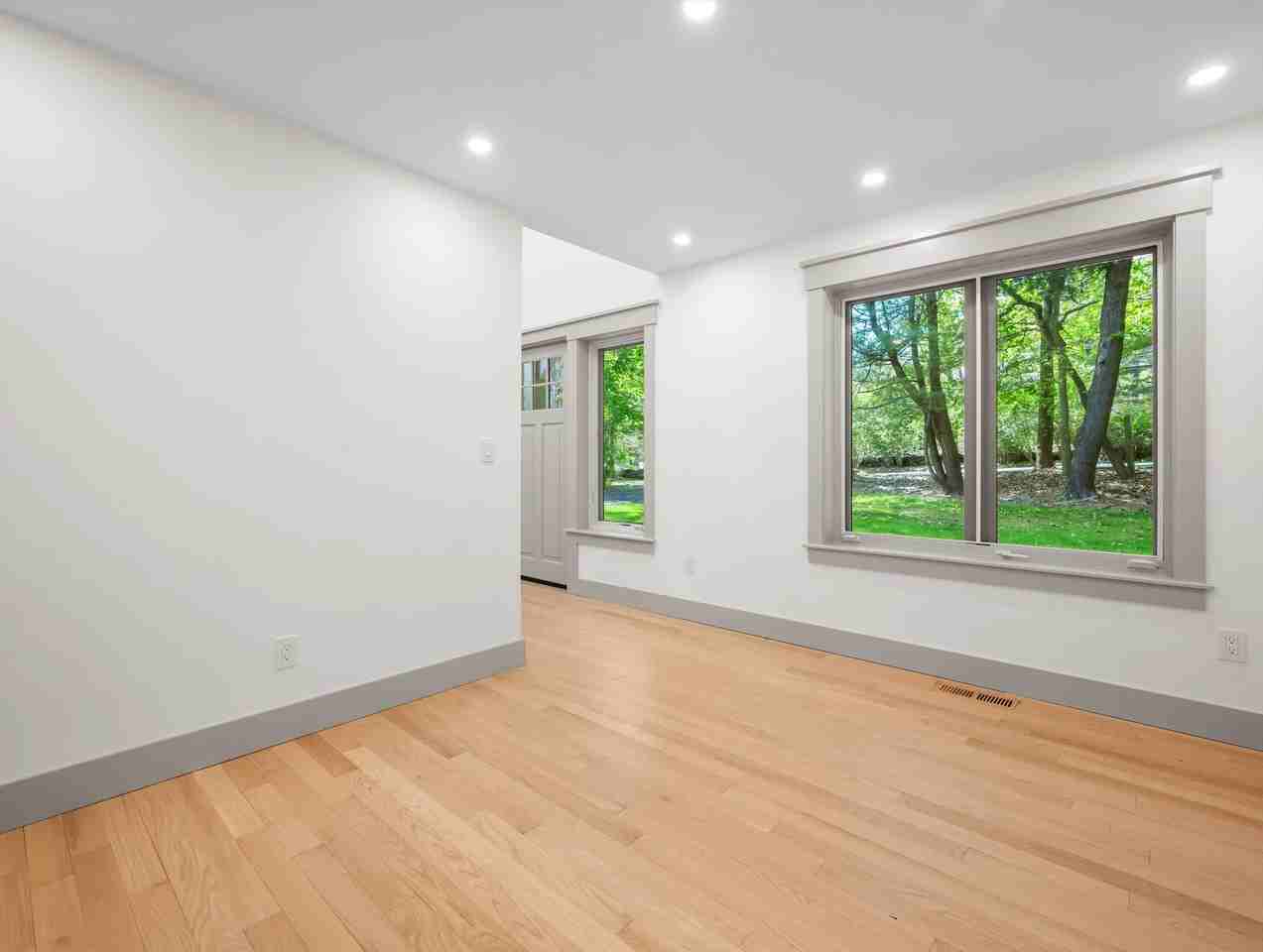 1111 Hardscrabble Rd - Photo 4 of 45