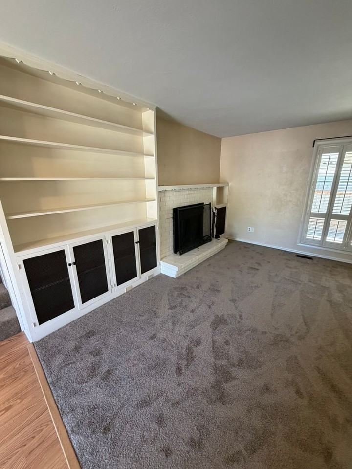 550 Carlson Dr - Photo 2 of 50