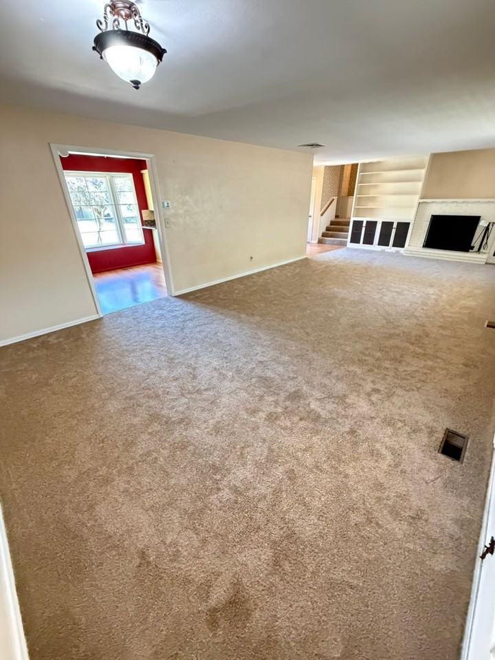 550 Carlson Dr - Photo 3 of 50