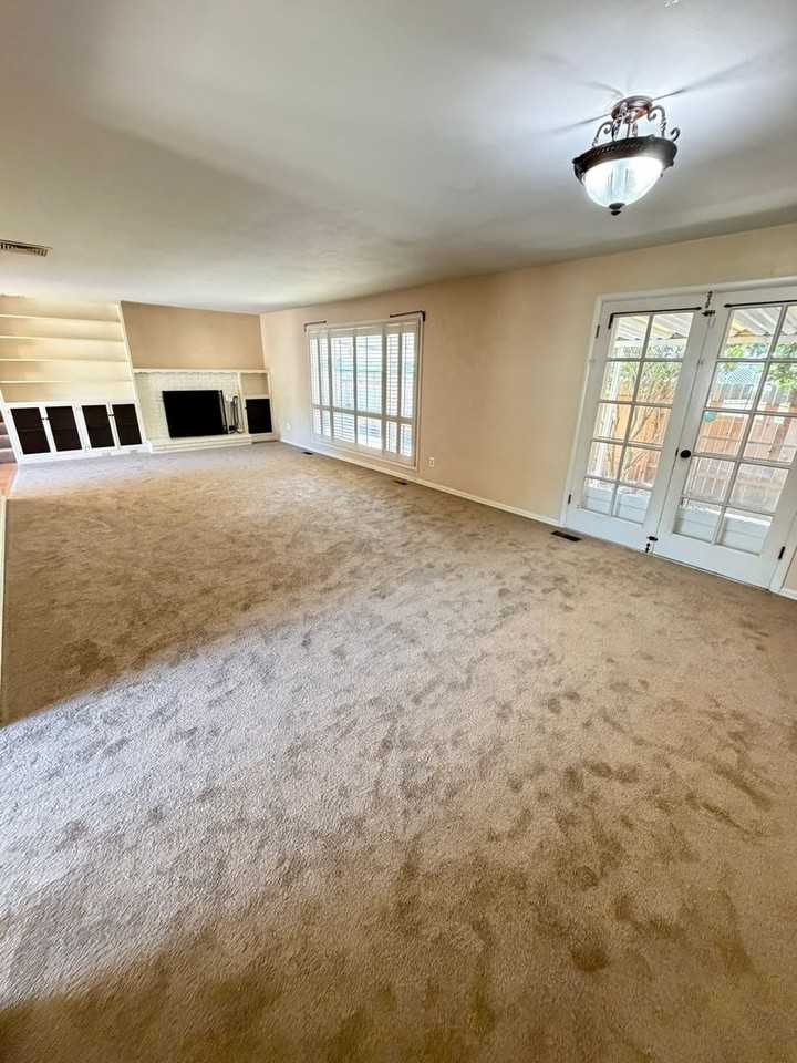 550 Carlson Dr - Photo 5 of 50