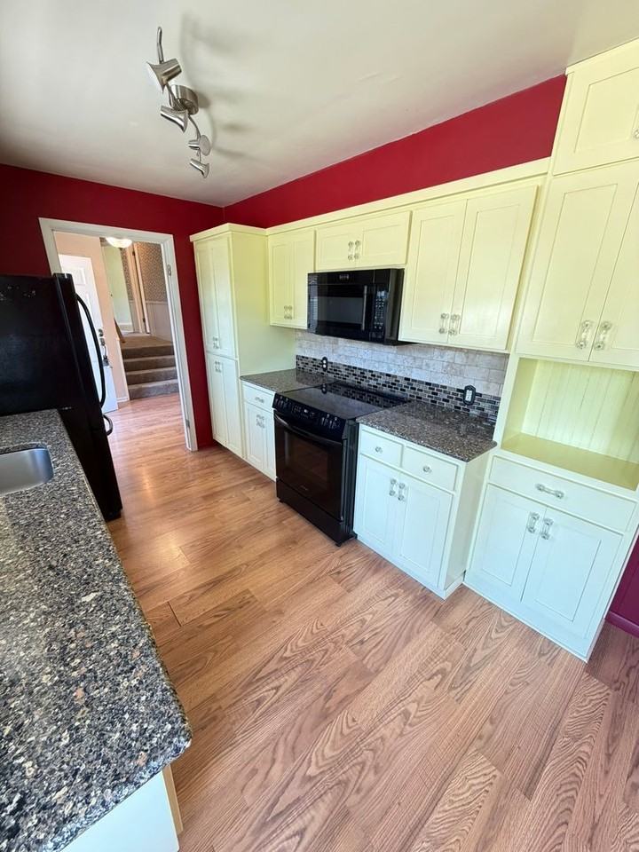 550 Carlson Dr - Photo 7 of 50