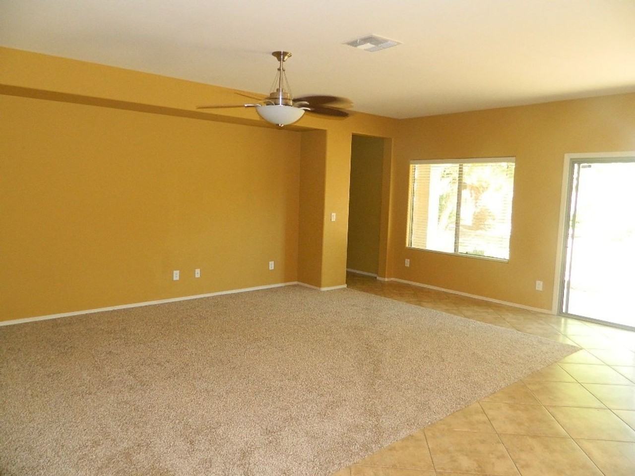 264 W Tahiti Dr - Photo 5 of 9