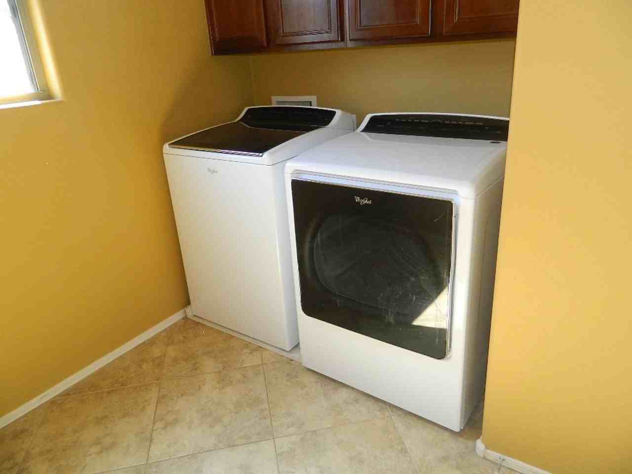 264 W Tahiti Dr - Photo 6 of 9