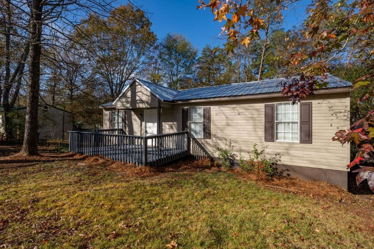 581 Ridgewood Dr - Photo 2 of 27