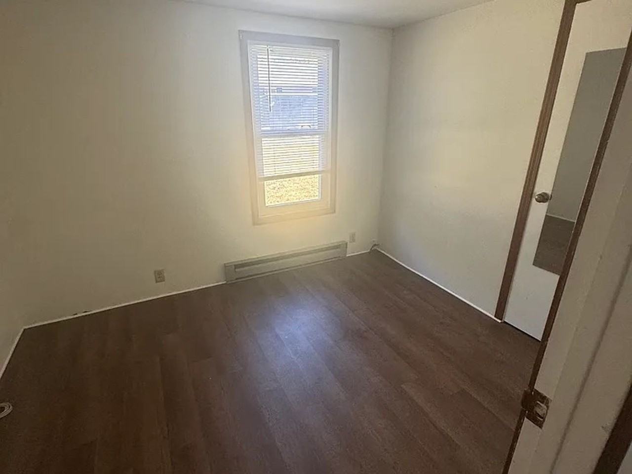 4629 S Selby St - Photo 6 of 10