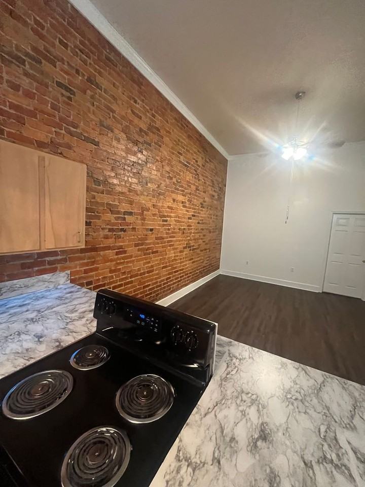 115A Se Main St - Photo 4 of 9