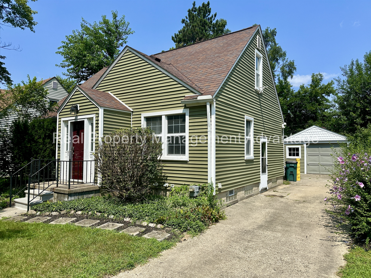 1596 Albany St - Photo 2 of 28
