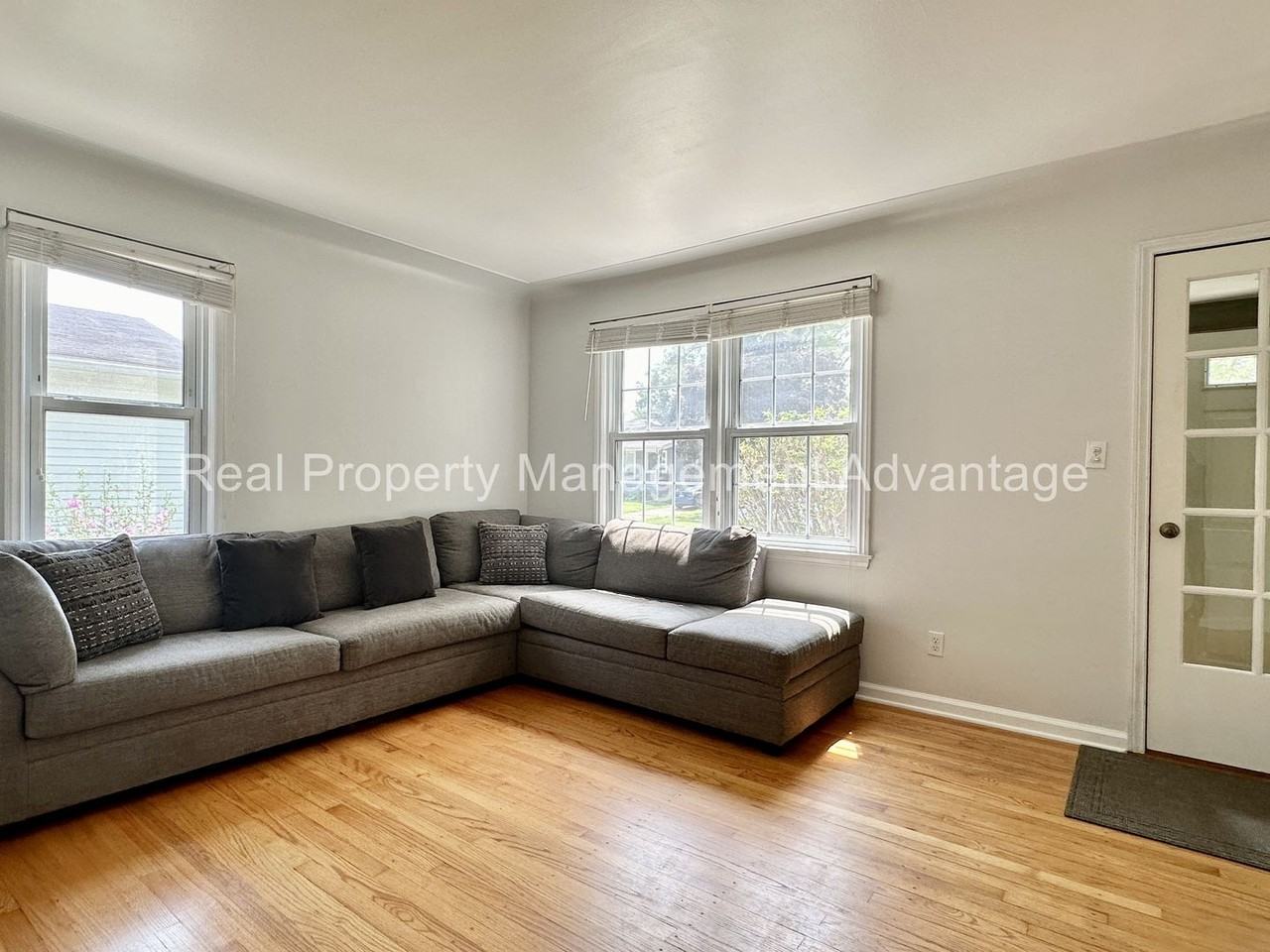 1596 Albany St - Photo 5 of 28