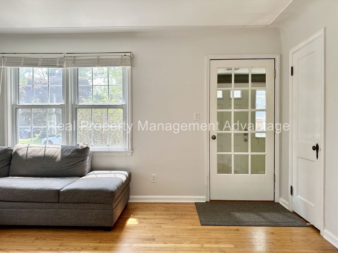 1596 Albany St - Photo 6 of 28