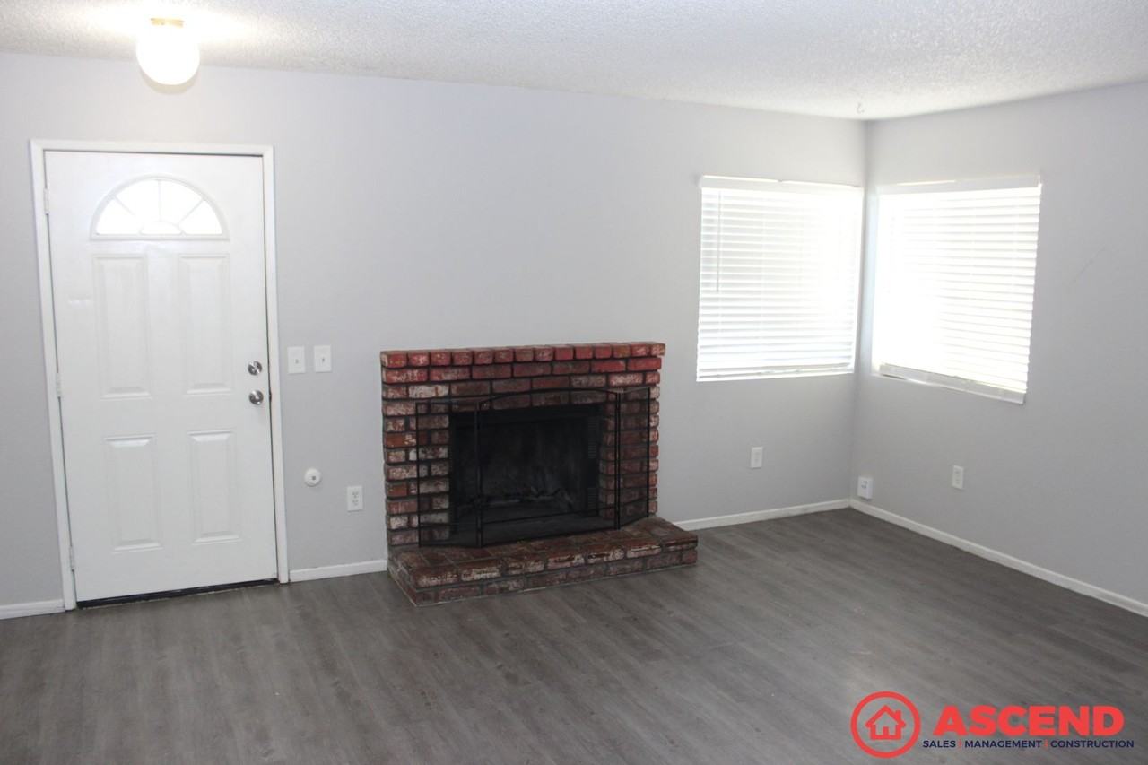 4609 Baybrook Way - Photo 2 of 10