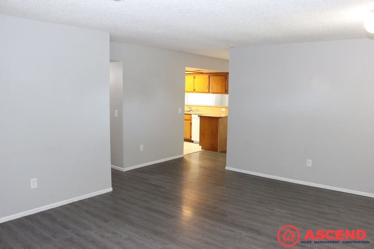 4609 Baybrook Way - Photo 3 of 10