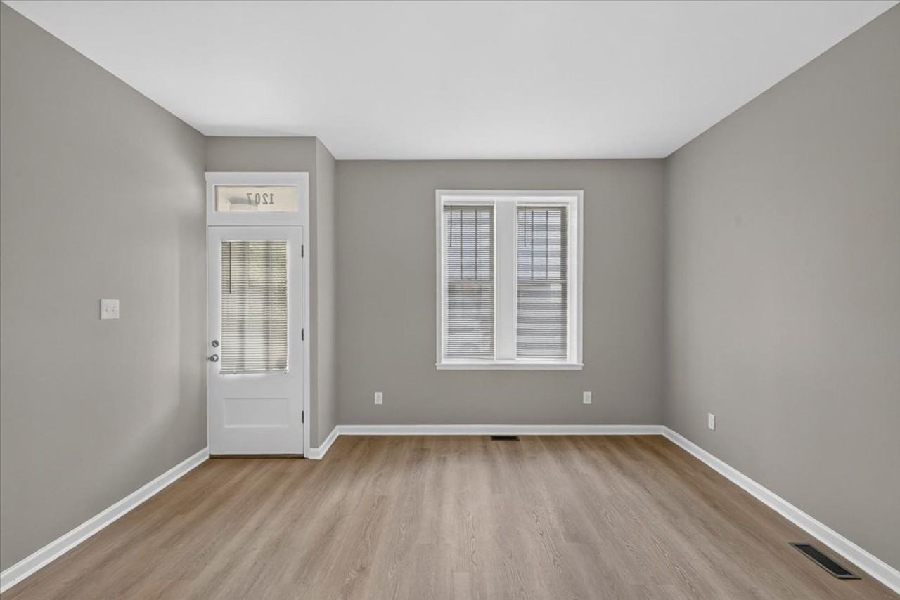 1207 Mackay Pl - Photo 3 of 28