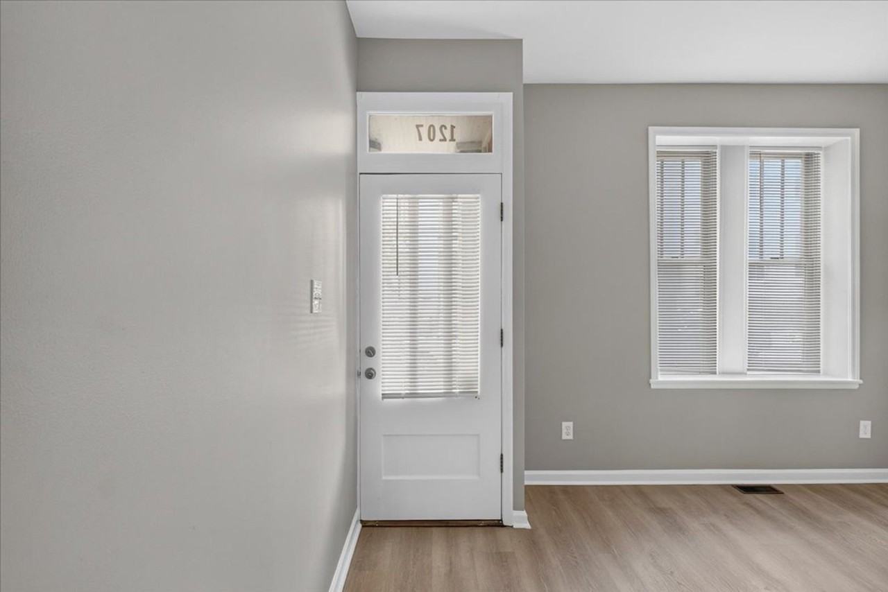 1207 Mackay Pl - Photo 4 of 28