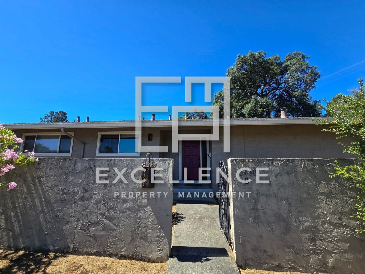 10480 N Foothill Blvd