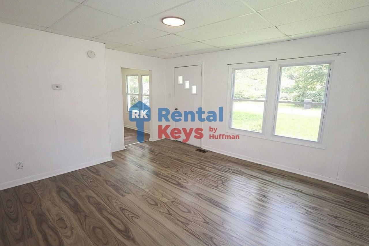 2114 Cass Ave - Photo 2 of 12