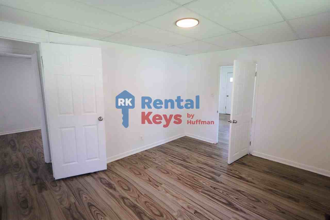 2114 Cass Ave - Photo 5 of 12