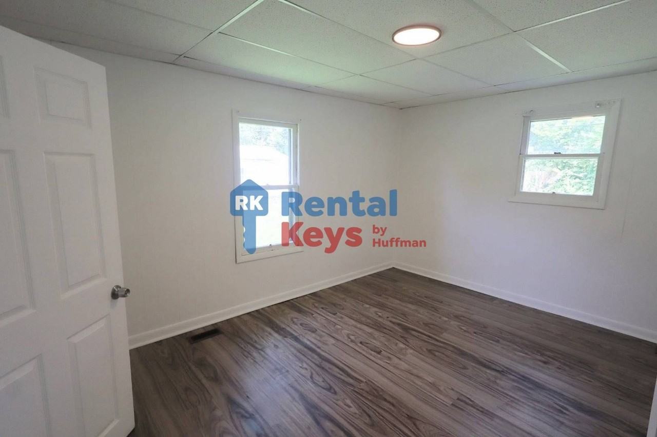 2114 Cass Ave - Photo 6 of 12