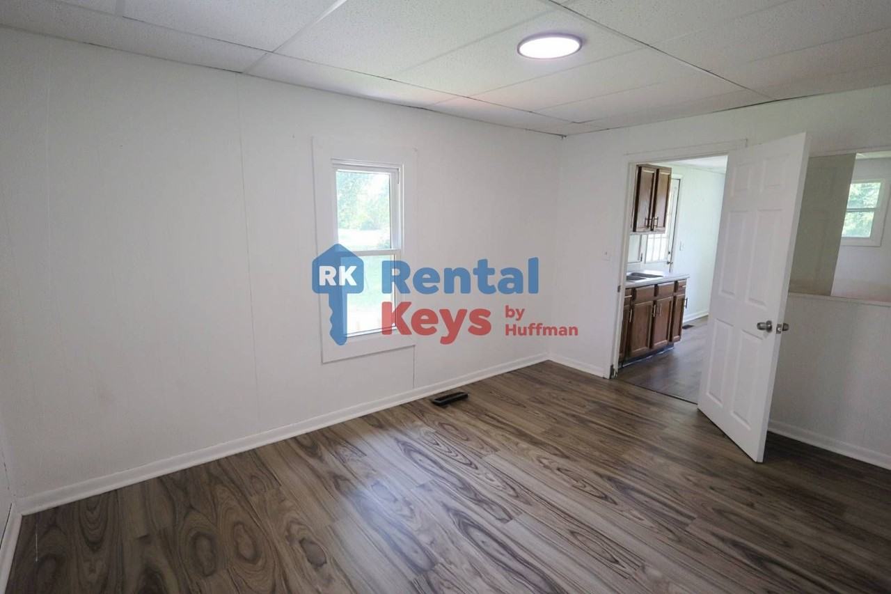 2114 Cass Ave - Photo 7 of 12