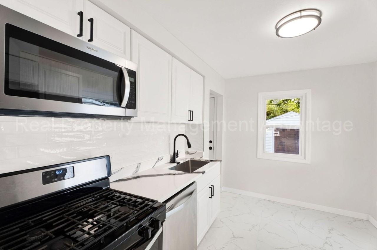 1513 E Meyers Ave - Photo 6 of 25